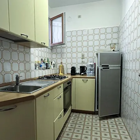 Bilocale Vicino Al Centro-affittasi Alloggio-sanremo Appartement