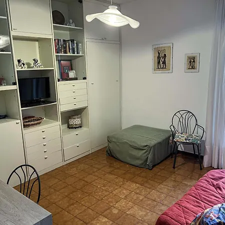 Bilocale Vicino Al Centro-affittasi Alloggio-sanremo San Remo